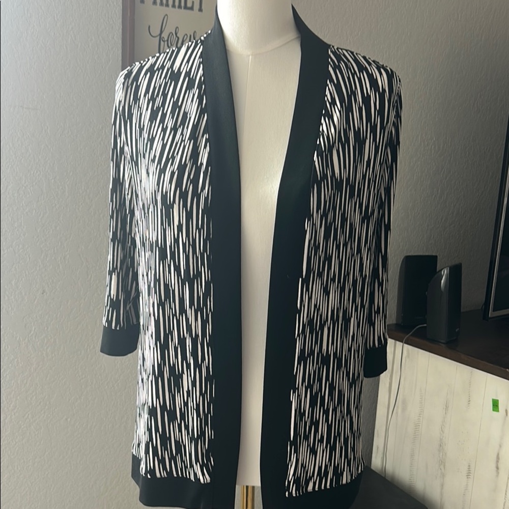 Chico's Black and White Women's Top